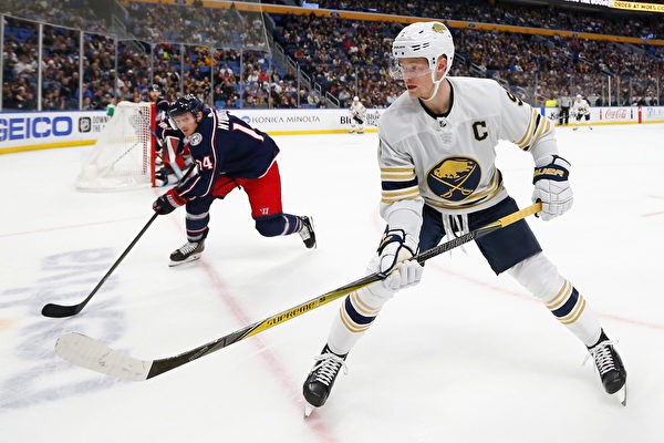 2016年：耐克成为MLB官方球衣赞助合作伙伴意向达成。